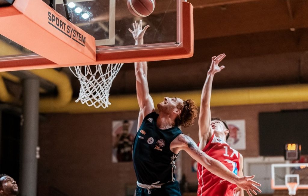 Novipiù-Lumezzane nel Torneo di Legnano